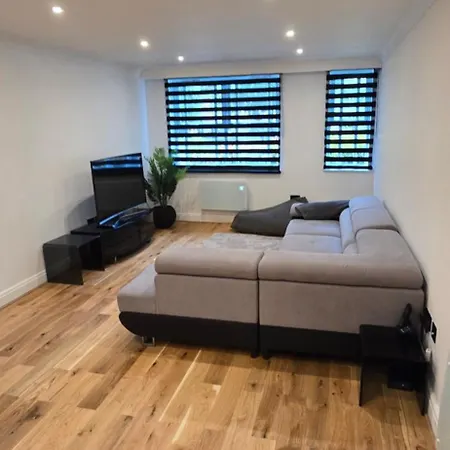 Cozy 2Br, In A Gated Building Apartamento